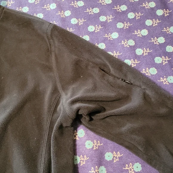 PolarEdge Fleece Top - Picture 2 of 5